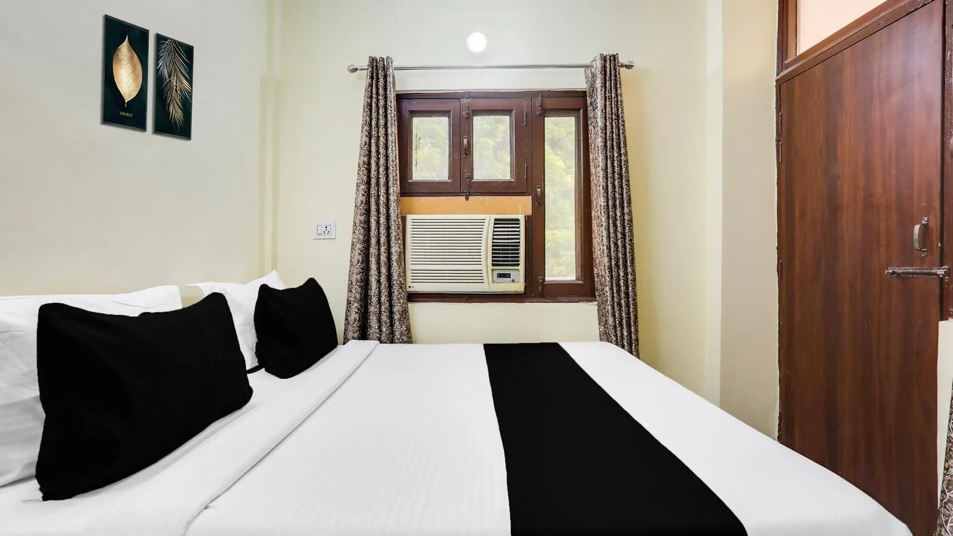 Super Hotel O Dwarka Metro Delhi